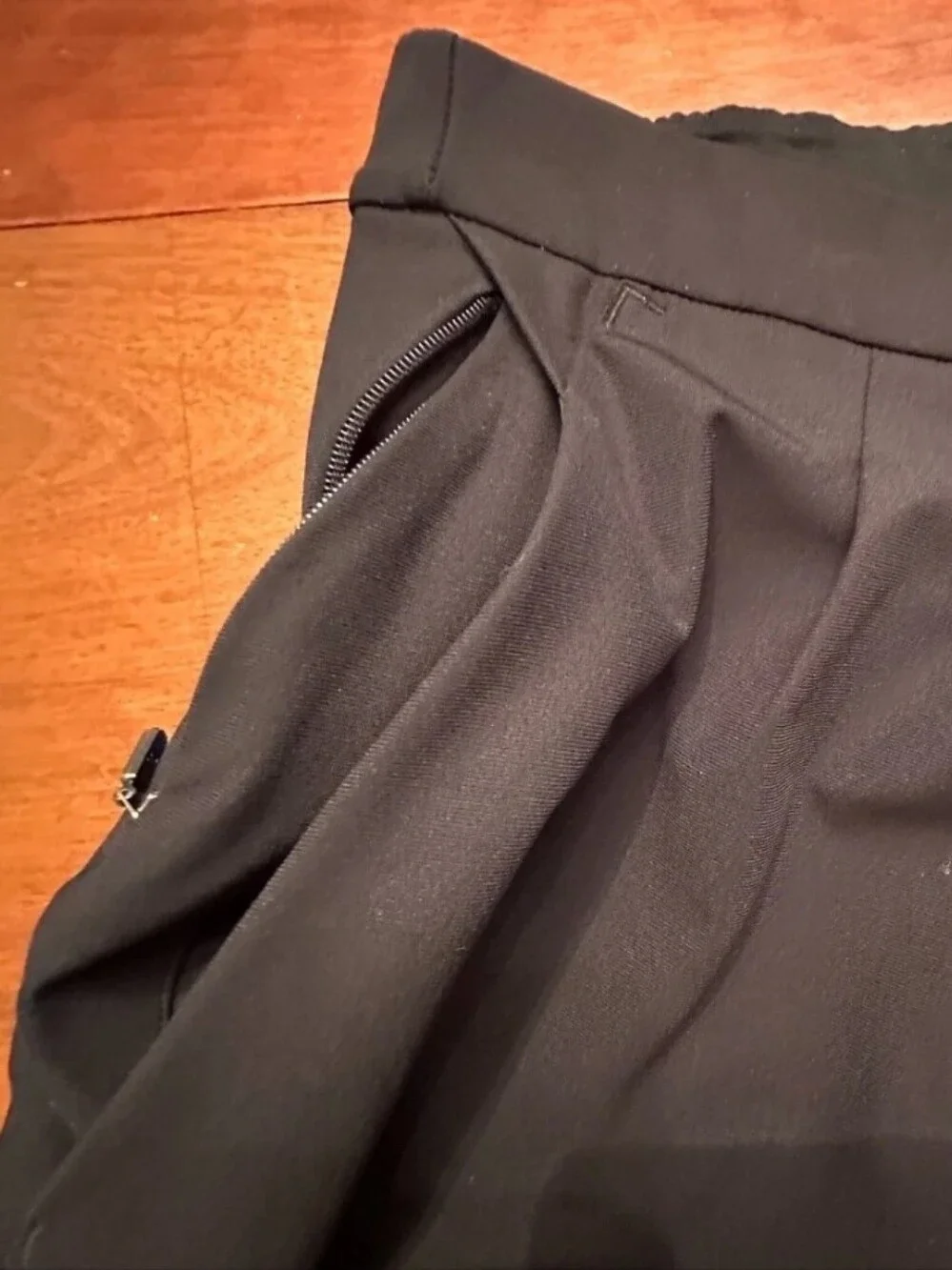 LULULEMON Relaxed Fit HR Pleated Essential Trousers Black Pants Size: 8